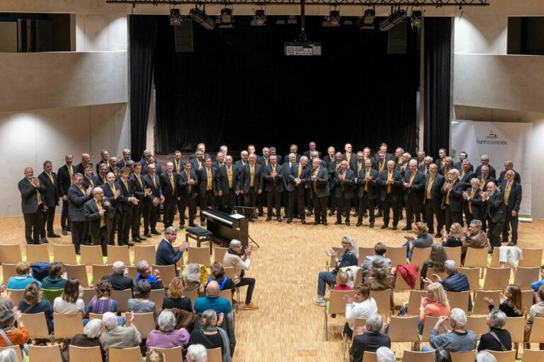 Erstes Konzert von MACH4 in der neuen Veranstaltungshalle