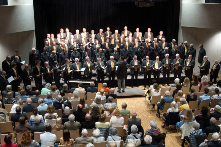 Ein Wochenende der Männerchormusik im Atrium des Gemeindezentrums